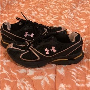 Under armour sneakers size 9.5